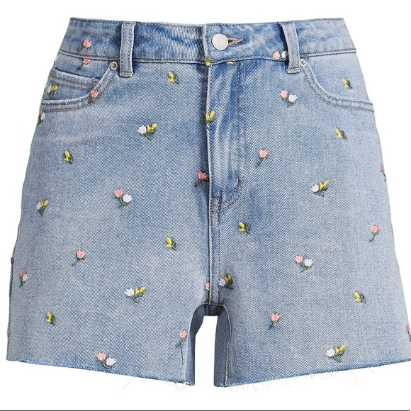 Woman’s embroidered denim shorts. High rise 3.5 inseam true to fit size 14 - Picture 3 of 8